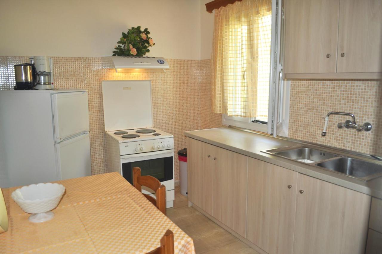 Beachfront Vacation Home Eftichia Agios Gordios  Exterior photo