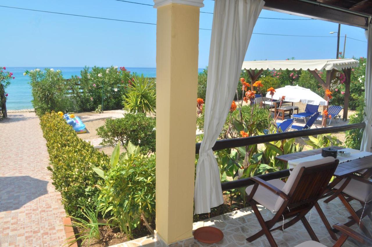Beachfront Vacation Home Eftichia Agios Gordios  Exterior photo